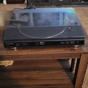 PIONEER Black and Silver Stereo Turntable